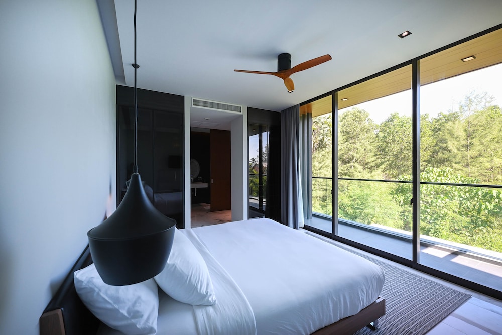 Glam Habitat Hotel