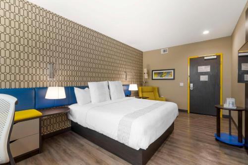 Glō Best Western Pooler - Savannah Airport Hotel