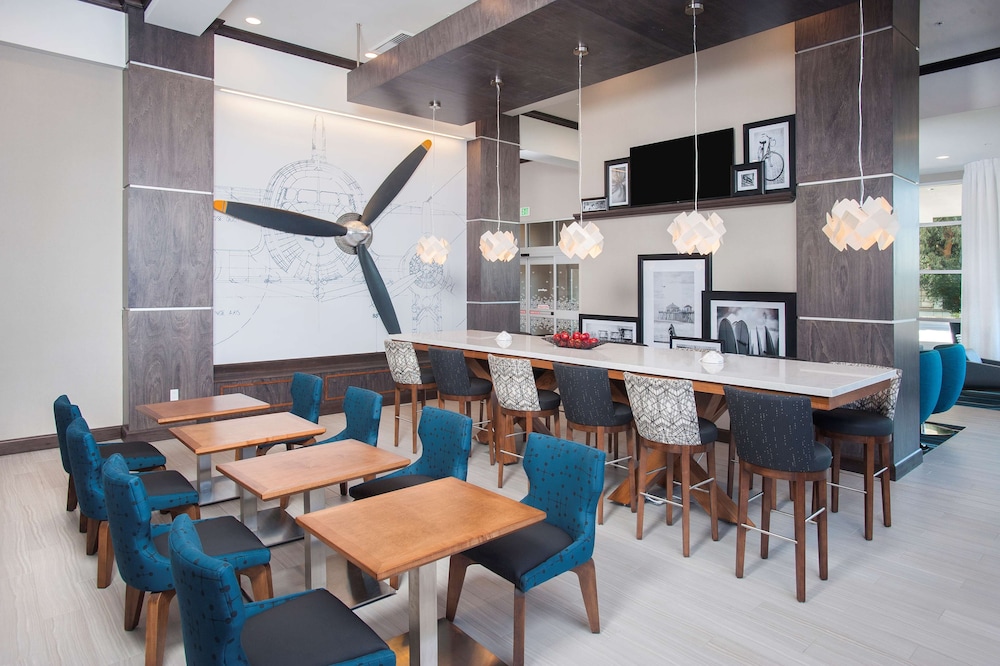 Hampton Inn & Suites LAX El Segundo