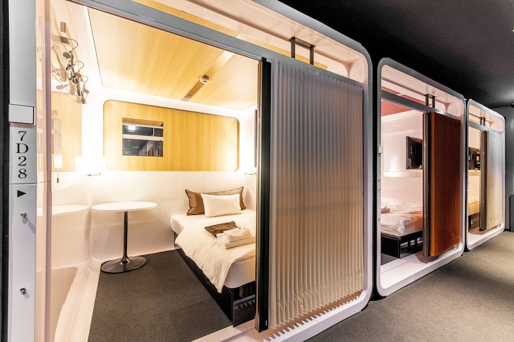 First Cabin Kanazawa Hyakumangoku dori