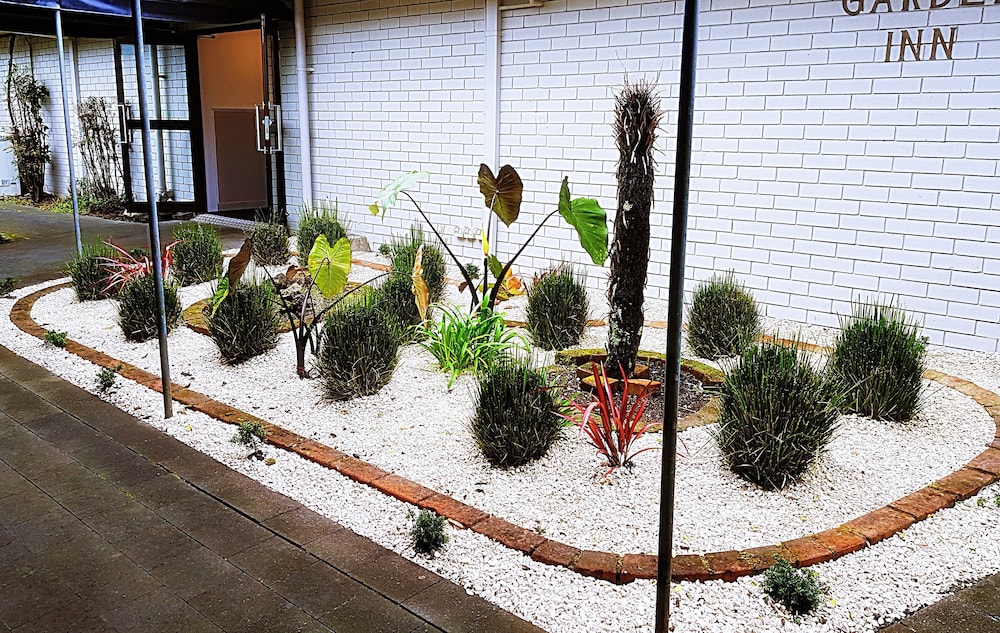 Airport Garden Inn Hotel & Conference Centre