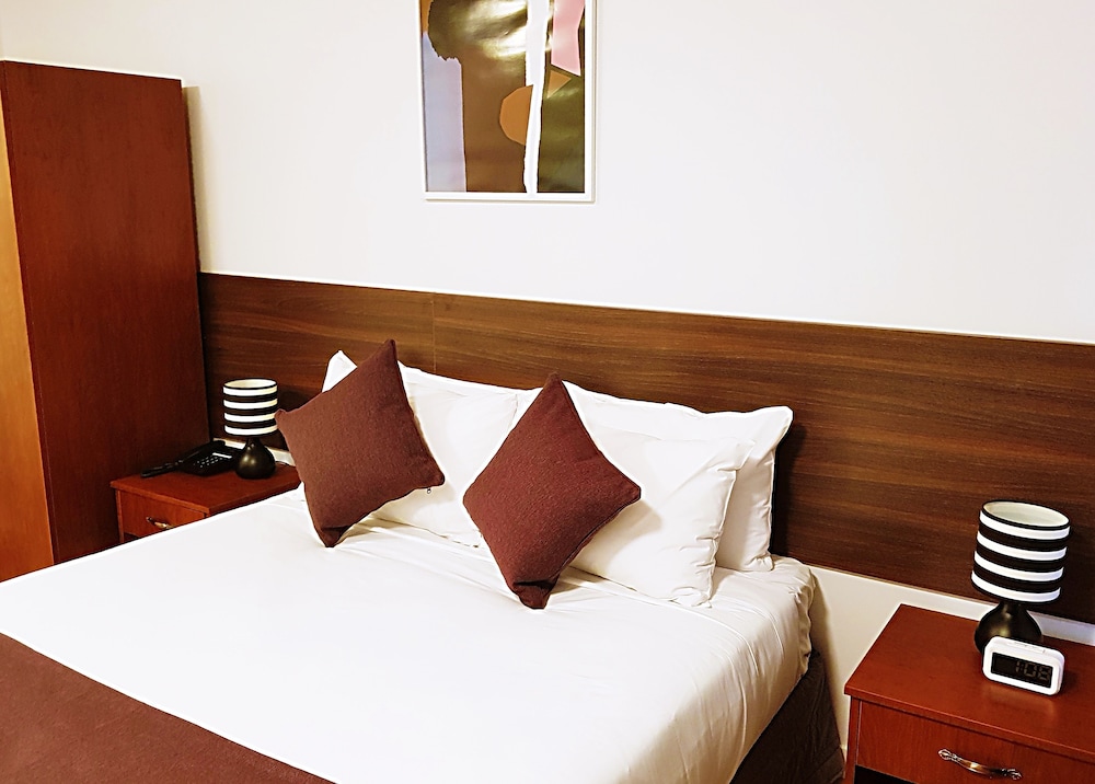 Airport Garden Inn Hotel & Conference Centre