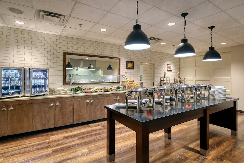 Holiday Inn Hotel & Suites Atlanta Airport-North by IHG