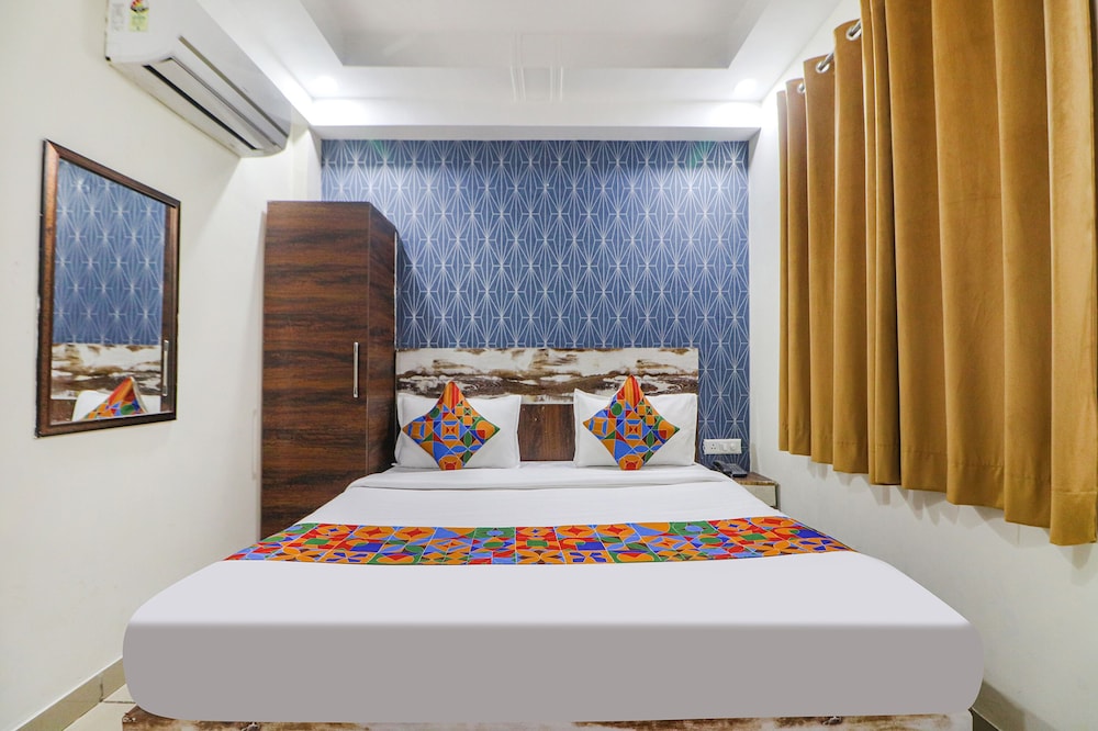 Fabhotel Empire Suites