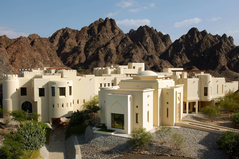 Al Bustan Palace, a Ritz-Carlton Hotel