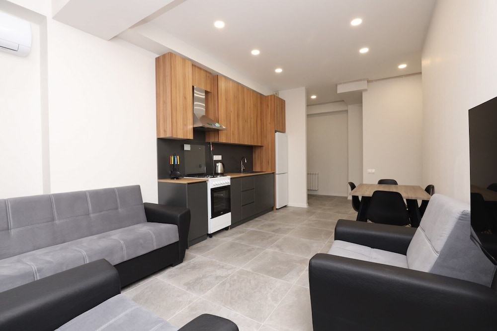 Stay Inn Apartments at Saryan Street
