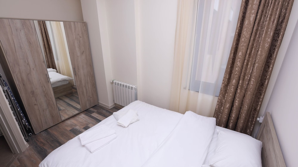 Stay Inn Apartments at Saryan Street