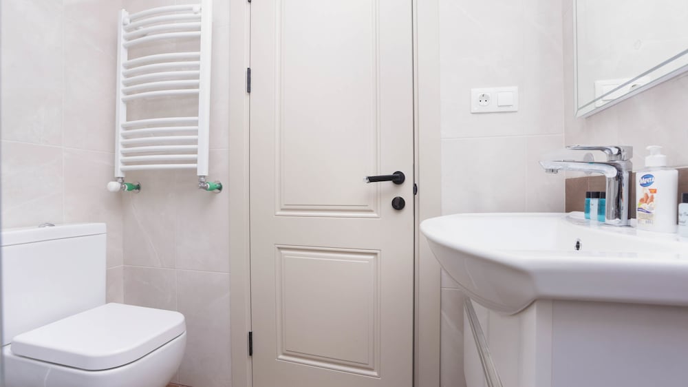 Stay Inn Apartments at Saryan Street