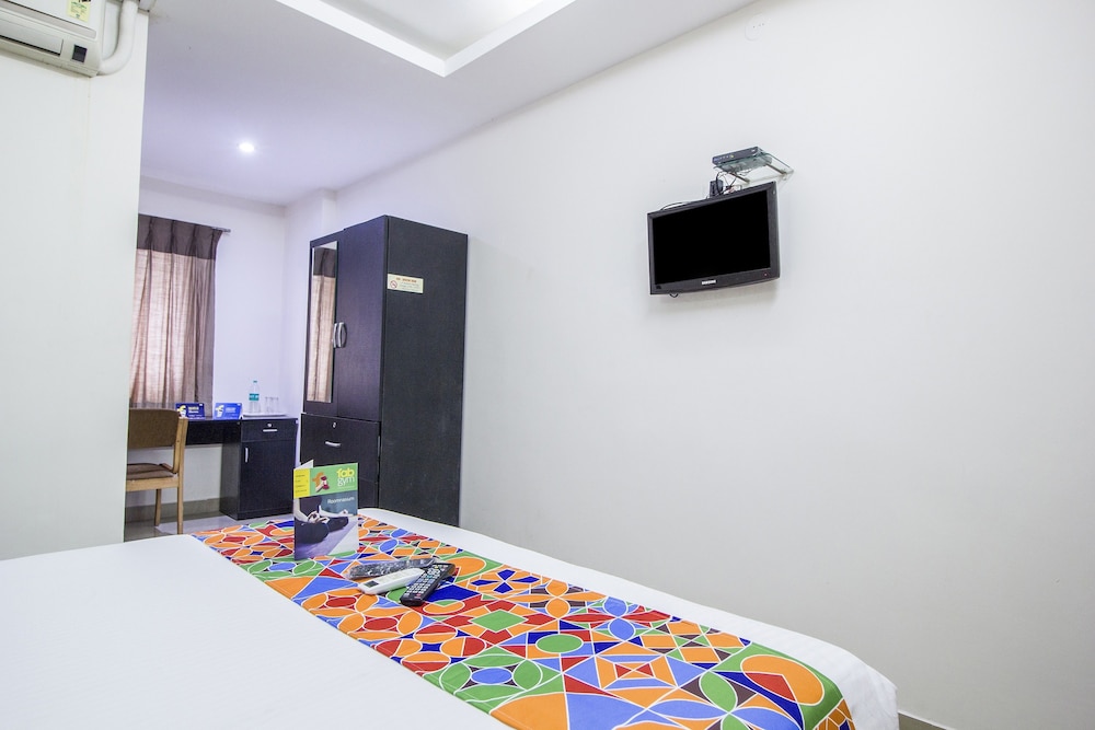 FabHotel 4 Seasons Silk Board