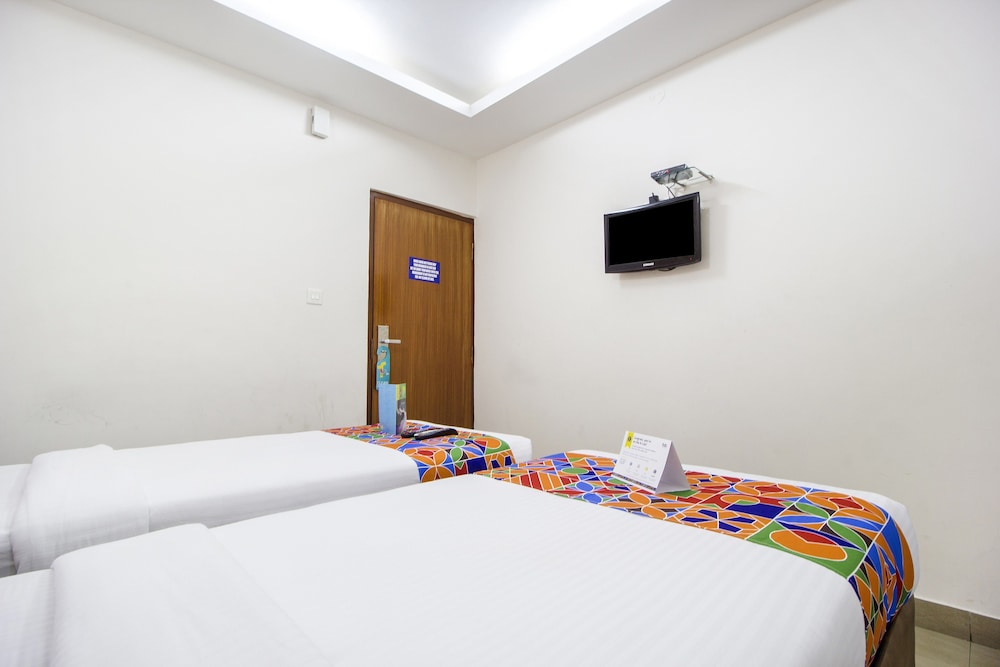 FabHotel 4 Seasons Silk Board