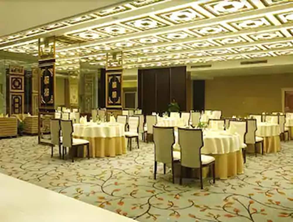 Howard Johnson Sunshine Plaza Ningbo