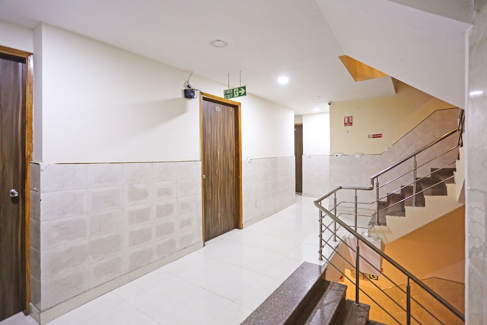 Hotel Platinum IGI Airport