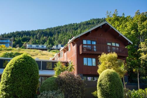 Haka House Queenstown Lakefront