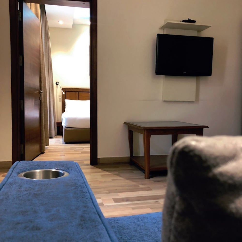 UDS Villa Scandinavian B&B - Next to VFS