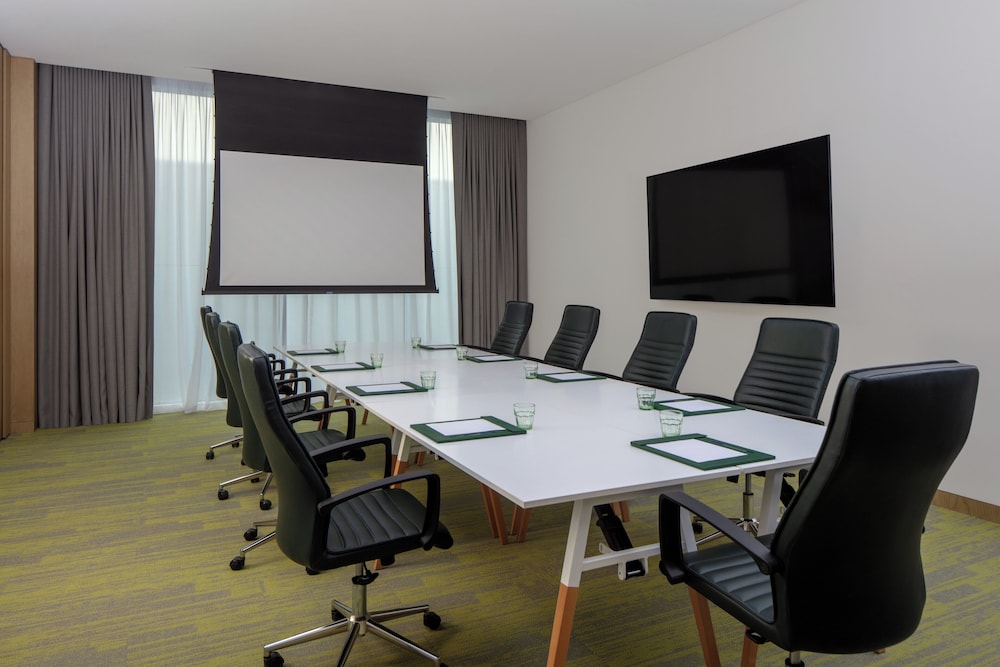 Staybridge Suites Dubai Business Bay by IHG