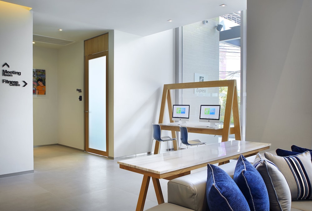 Holiday Inn Express Bangkok Sathorn by IHG