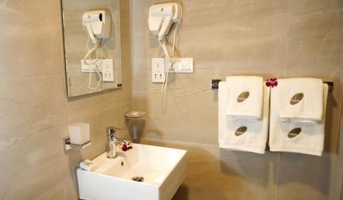 Olinia Airport Hotel
