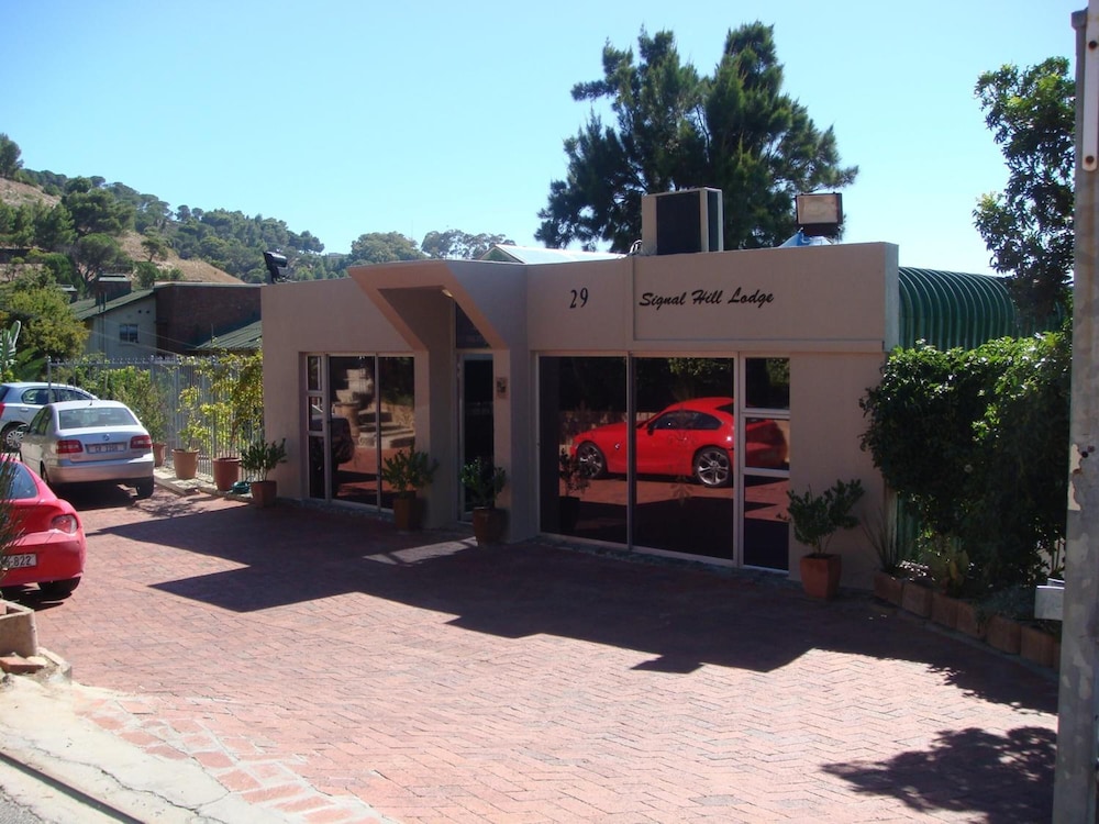 Signal Hill Lodge