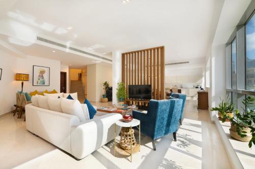 Maison Privee Stunning 3 Floor Villa w Kids Room and Rooftop Terrace over Dubai Marina
