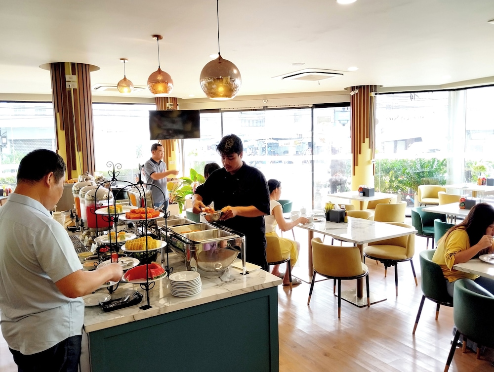 Siri Oriental Bangkok Hotel