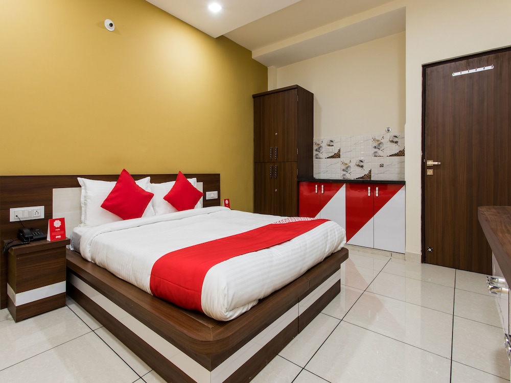Collection O Jineshwari Hotel