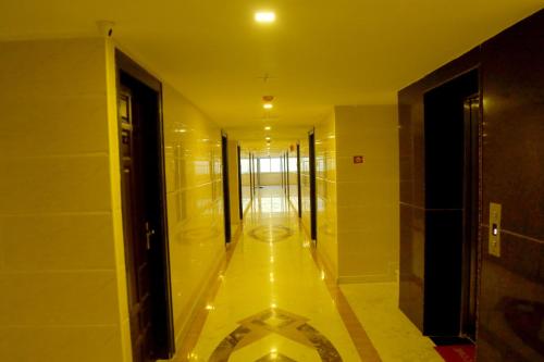 Sri Maharaja Residency