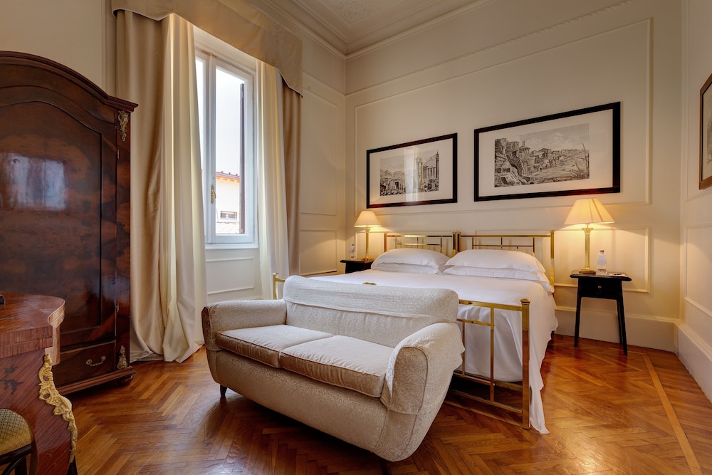 Grand Hotel Plaza