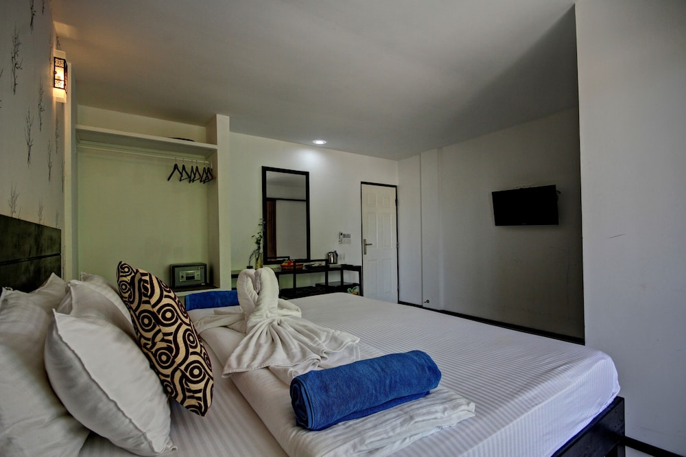 Crown Beach Hotel Maldives