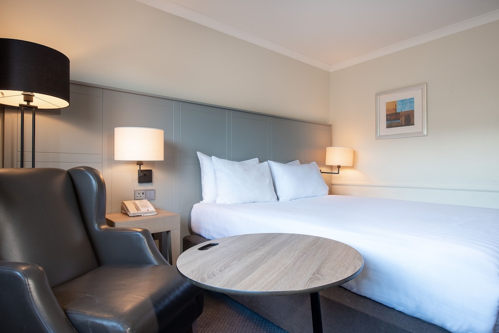 Holiday Inn Edinburgh by IHG