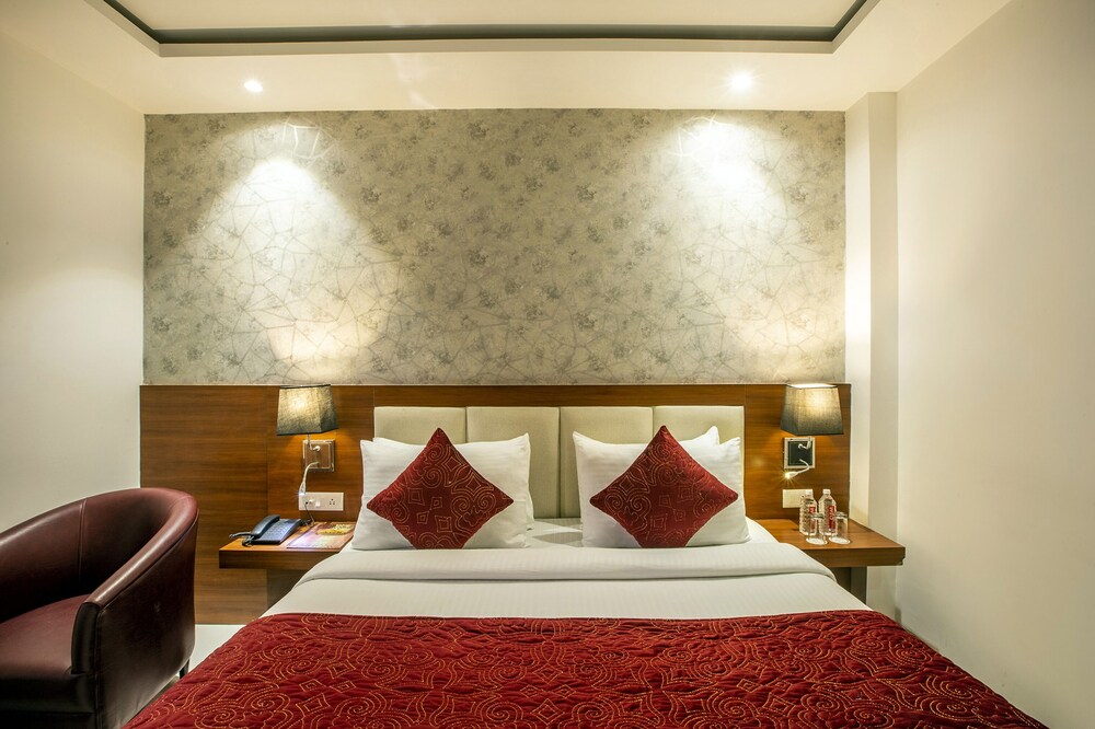 Fabhotel Skye Suites