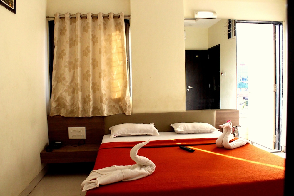 Hotel J K Palace