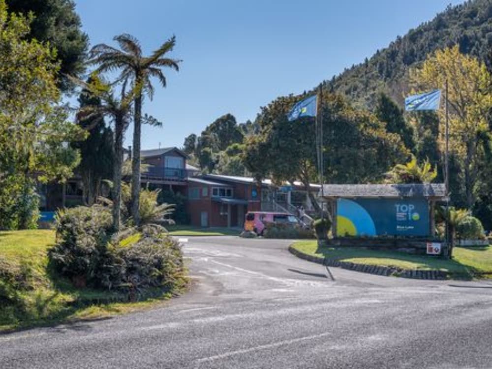 Blue Lake Top 10 Holiday Park