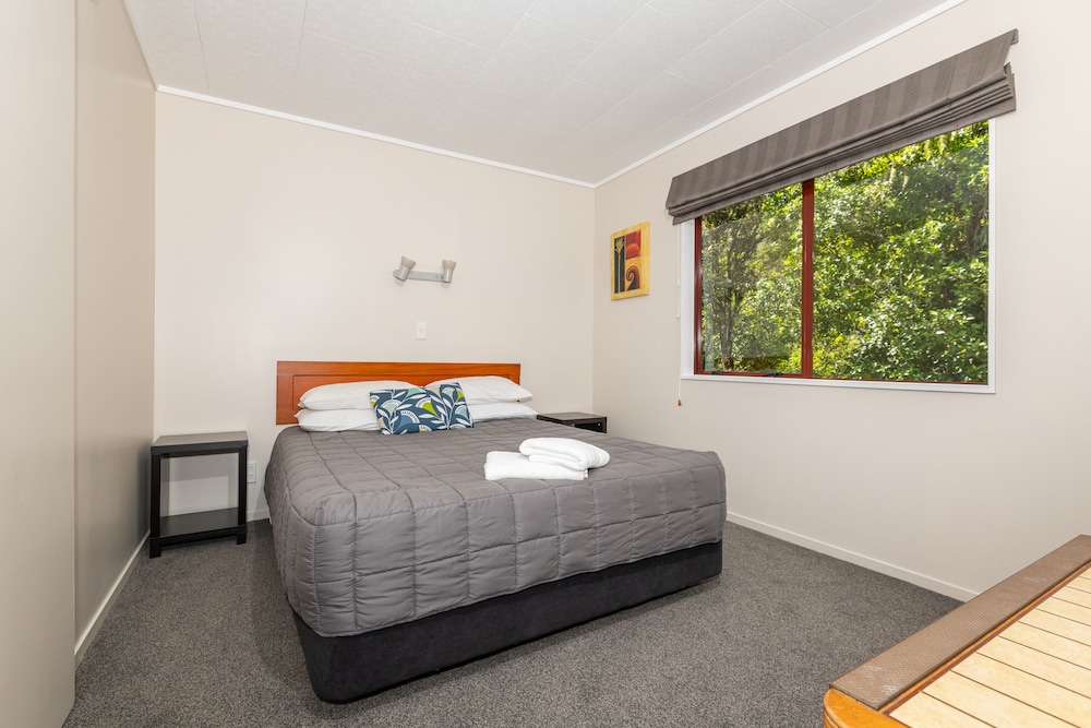 Blue Lake Top 10 Holiday Park