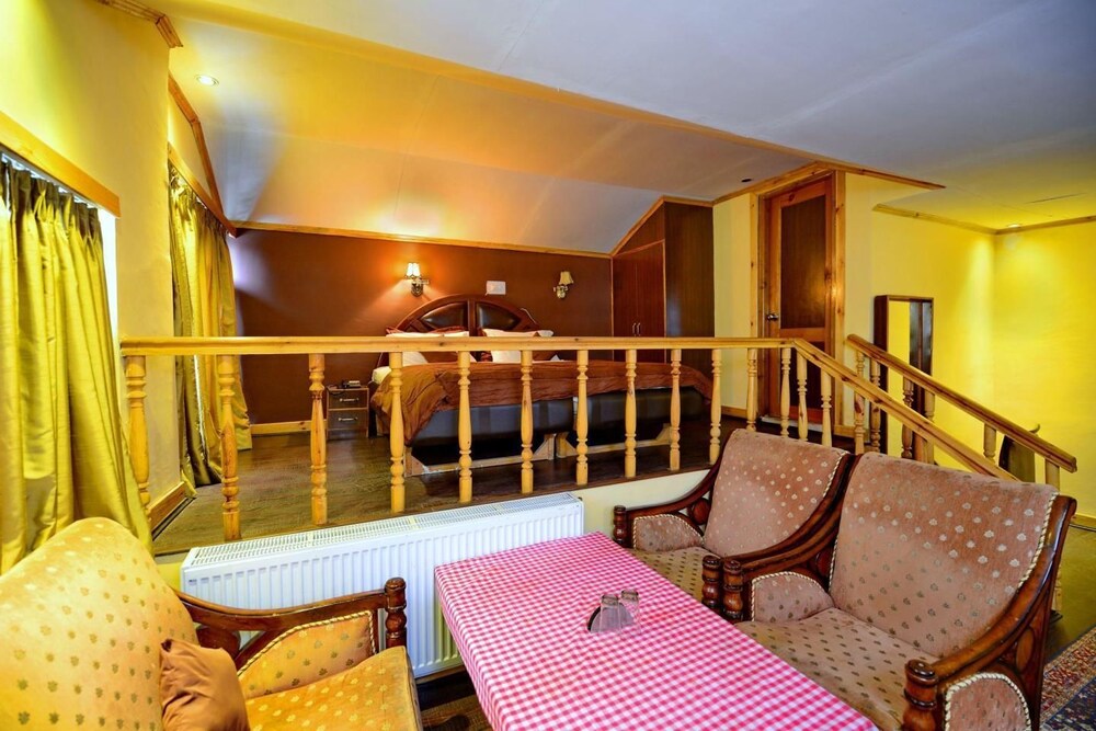 Pine Palace Resort Gulmarg