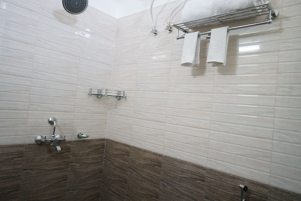 Pemaling Lords Eco Inn Guwahati