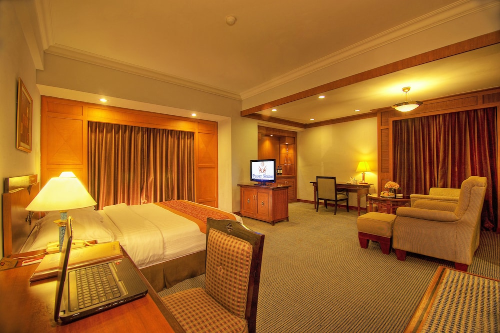 Planet Holiday Hotel & Residence