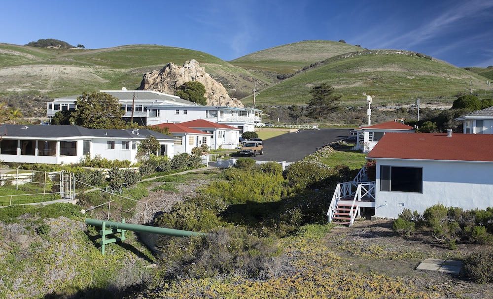 The Tides Oceanview Inn and Cottages
