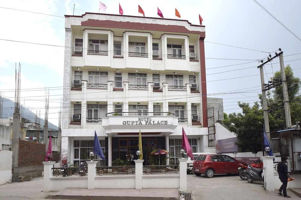 Hotel Raj Palace