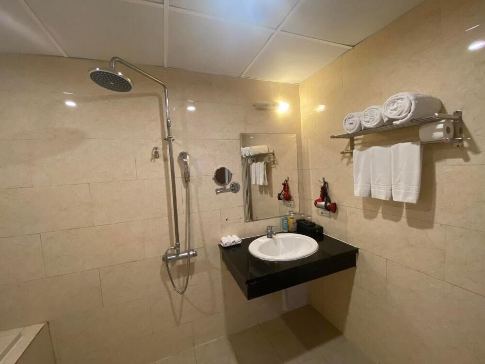 A25 Hotel - 221 Bach Mai