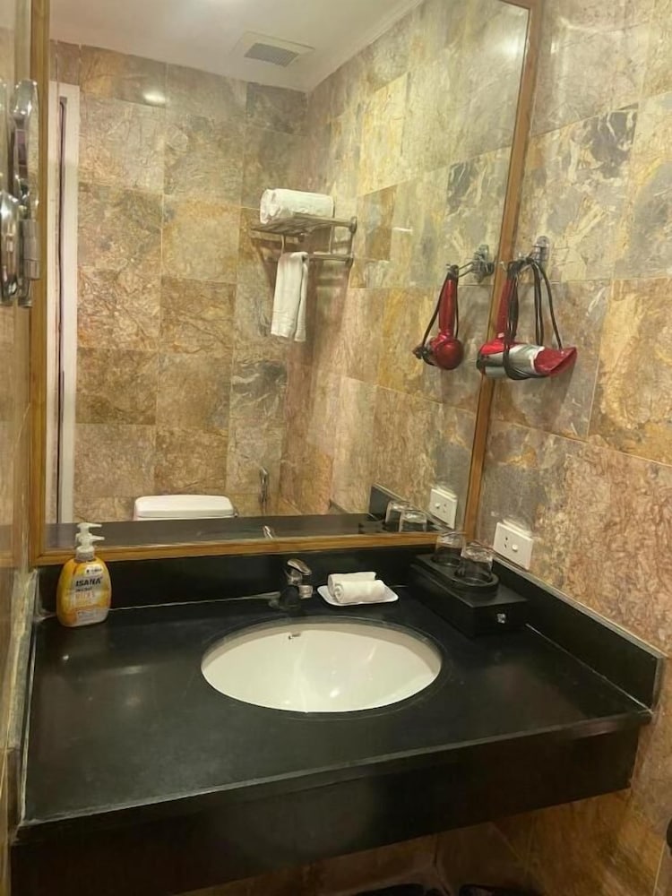 A25 Hotel - 221 Bach Mai