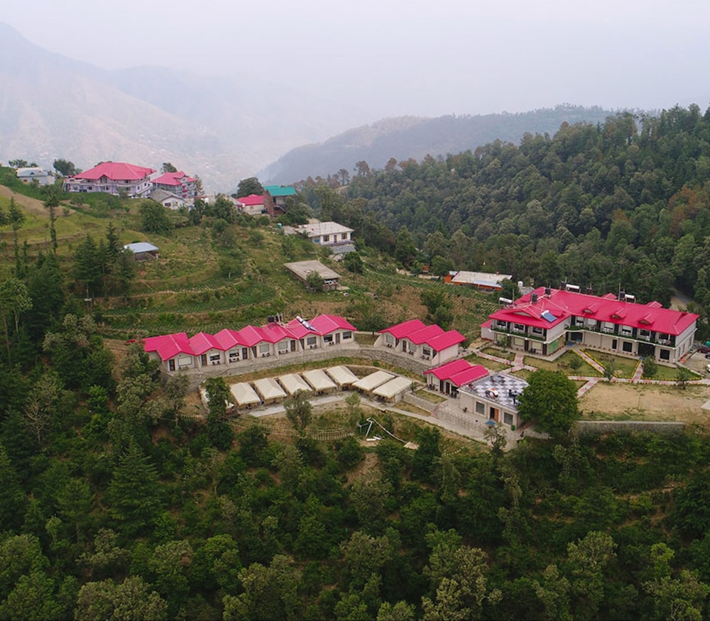 VUE MAGIQUE RESORTS & CAMPS