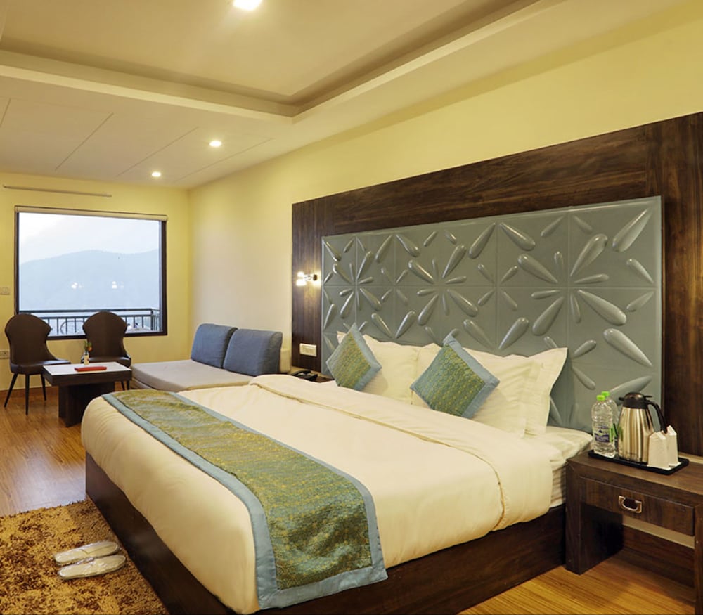 VUE MAGIQUE RESORTS & CAMPS