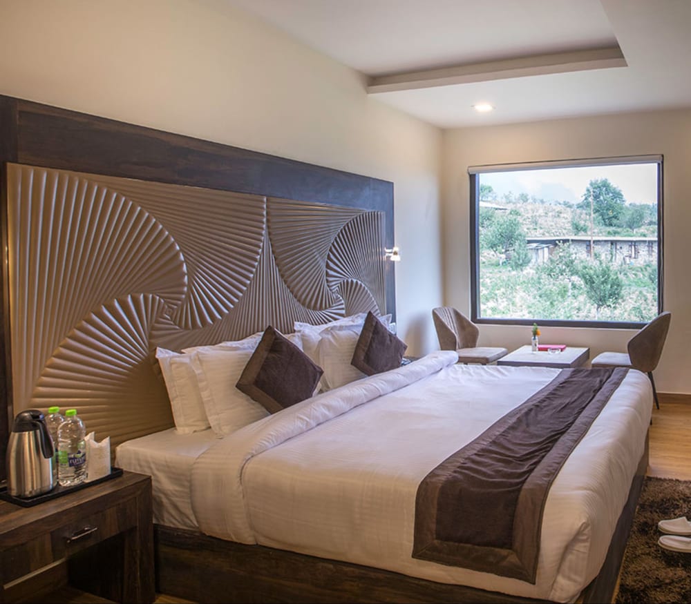 VUE MAGIQUE RESORTS & CAMPS