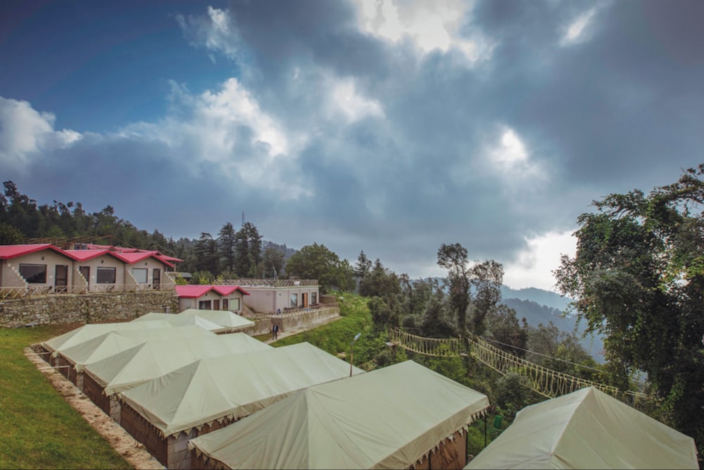 VUE MAGIQUE RESORTS & CAMPS