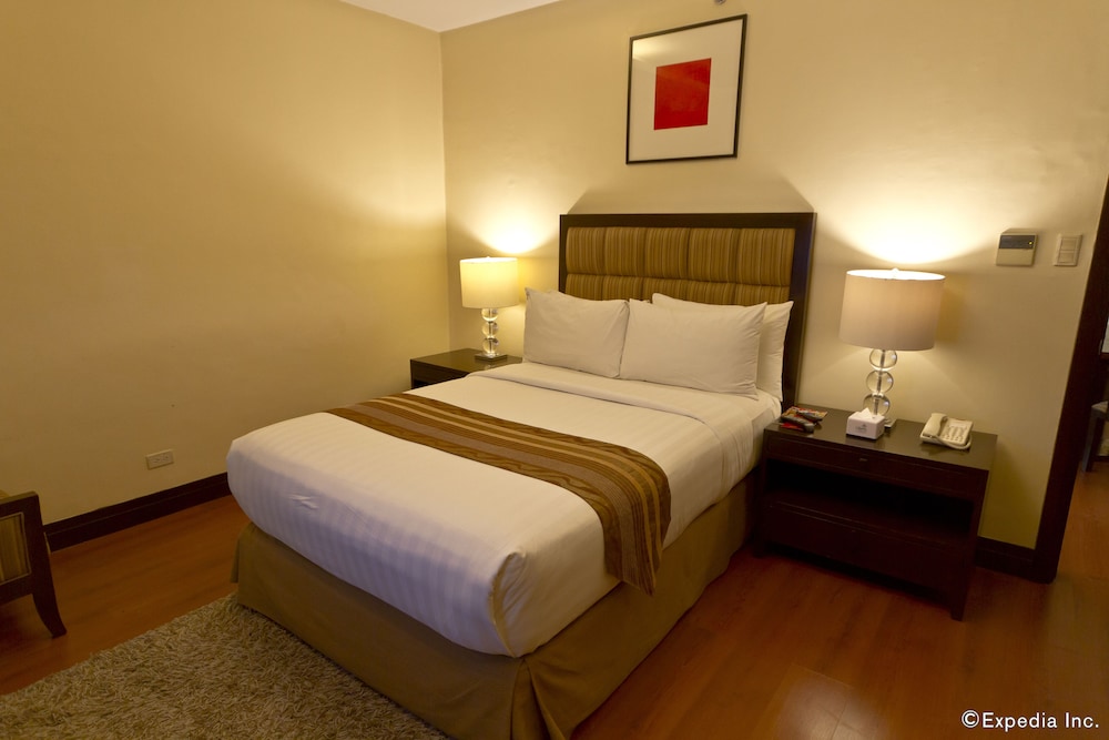 Crown Regency Hotel & Towers