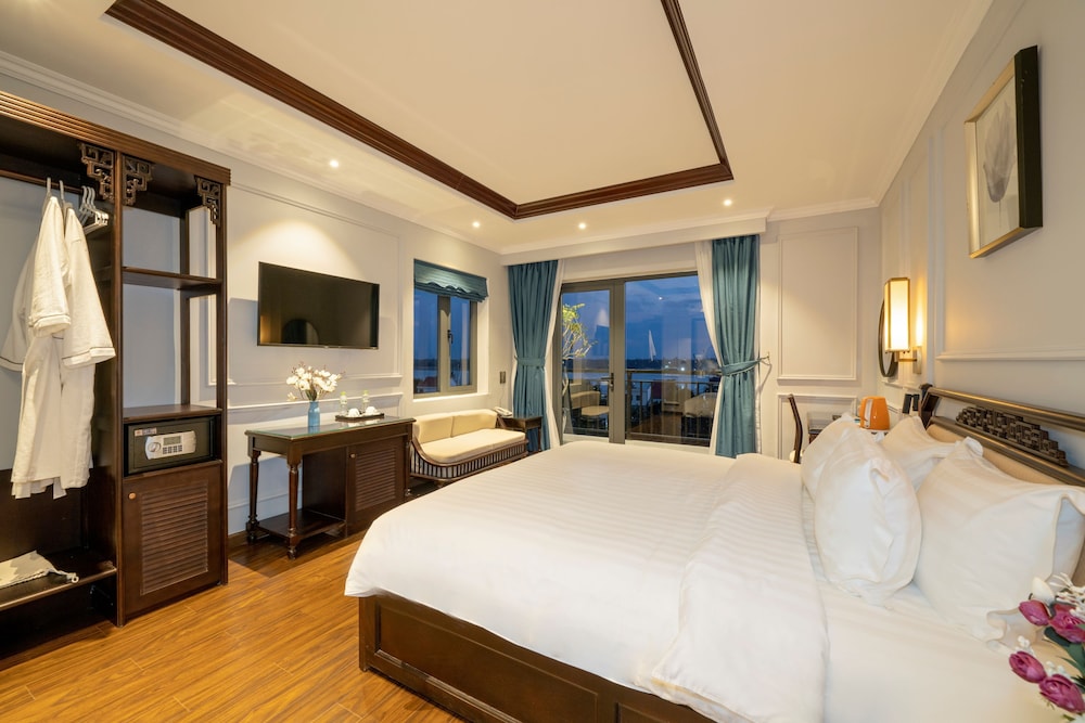 Eco Lux Riverside Hotel & Spa