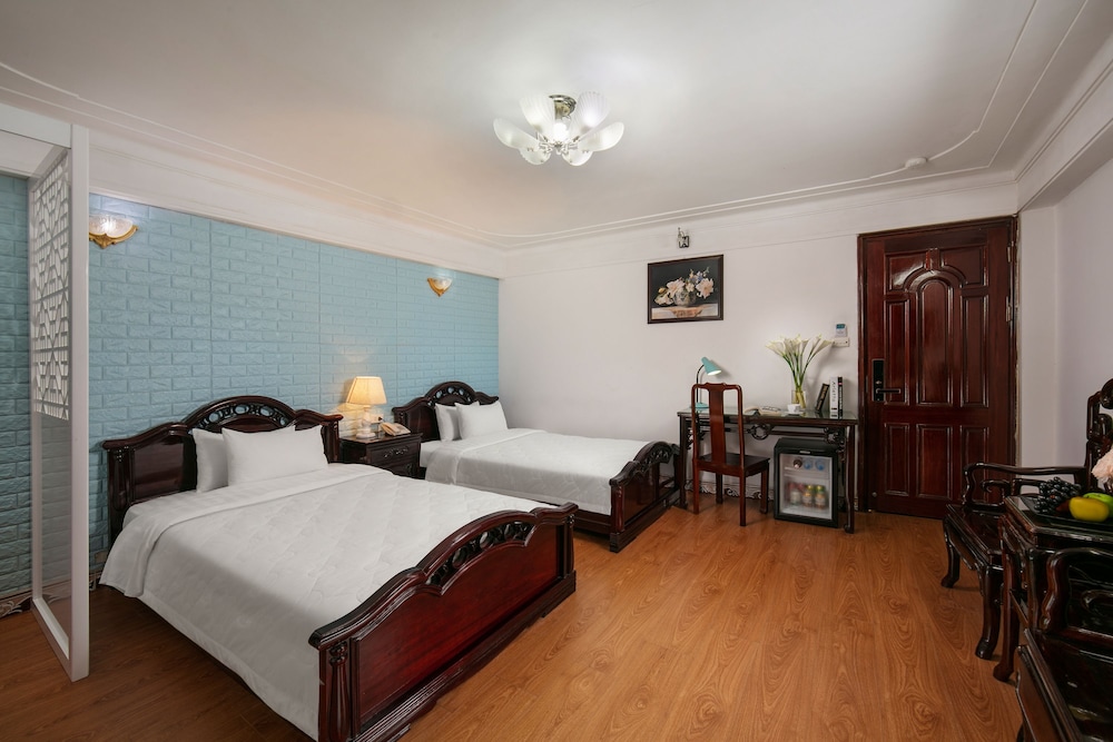 Little Diamond Hotel