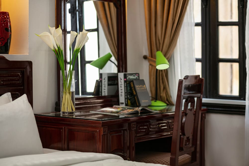 Little Diamond Hotel