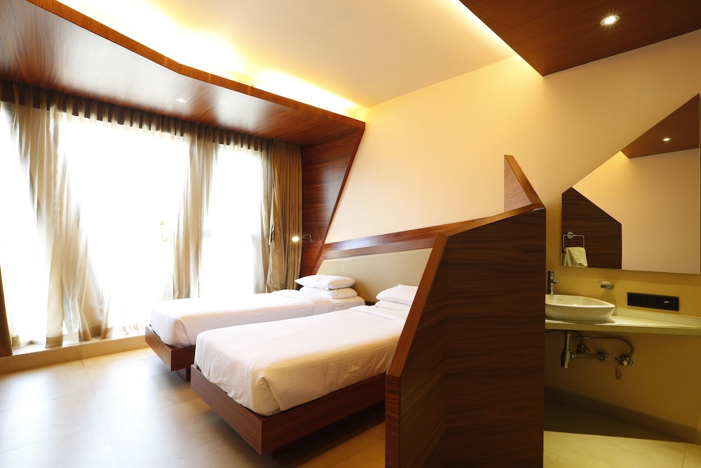 The Dragonfly Art Hotel