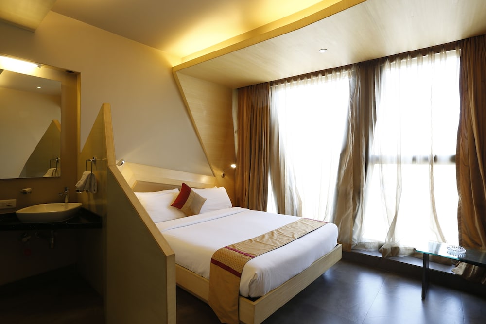 The Dragonfly Art Hotel